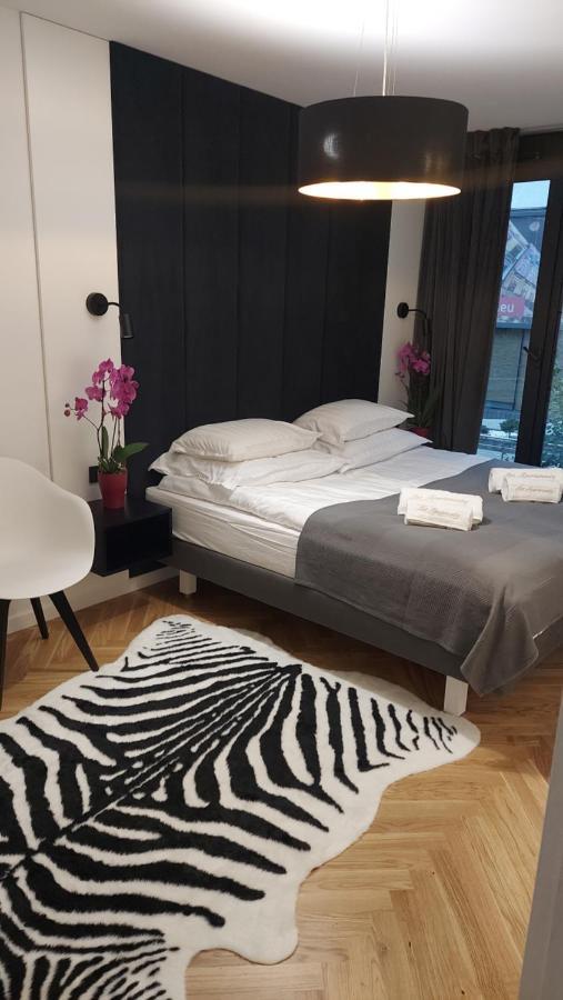 Art Ii Basen & W Centrum Z Balkonem, Faktura Vat