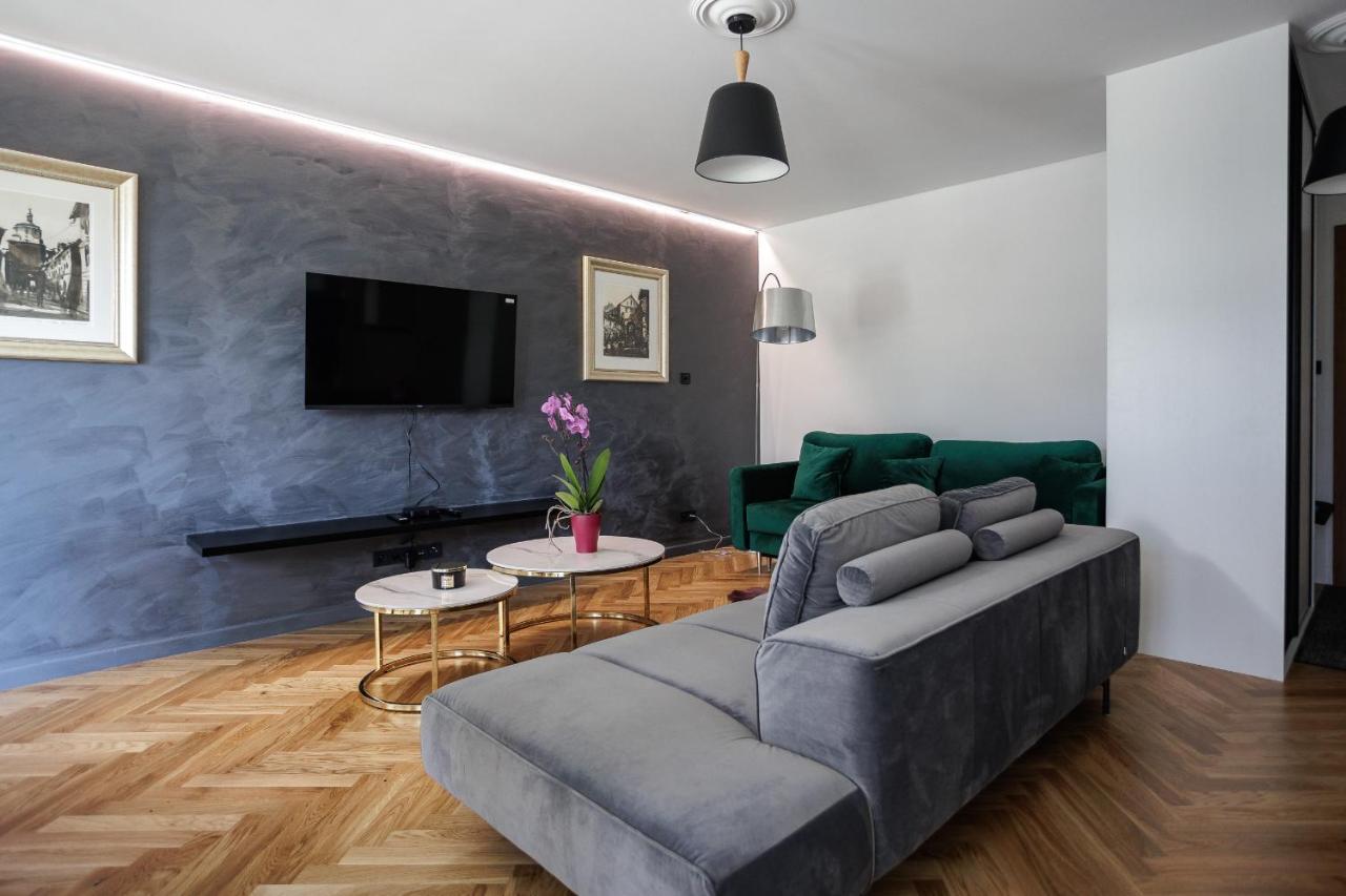 Art Ii Basen & W Centrum Z Balkonem, Faktura Vat * Lublin